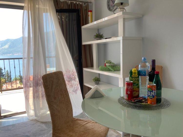 Apartments Fantasy Котор Екстериор снимка