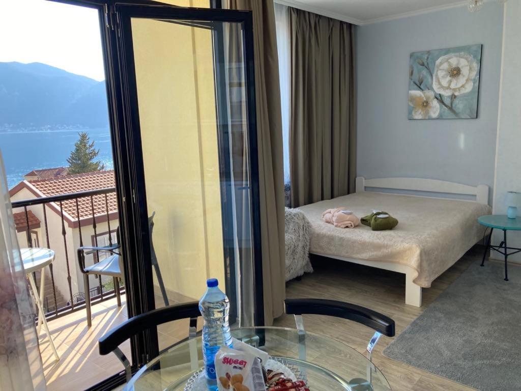 Apartments Fantasy Котор Екстериор снимка